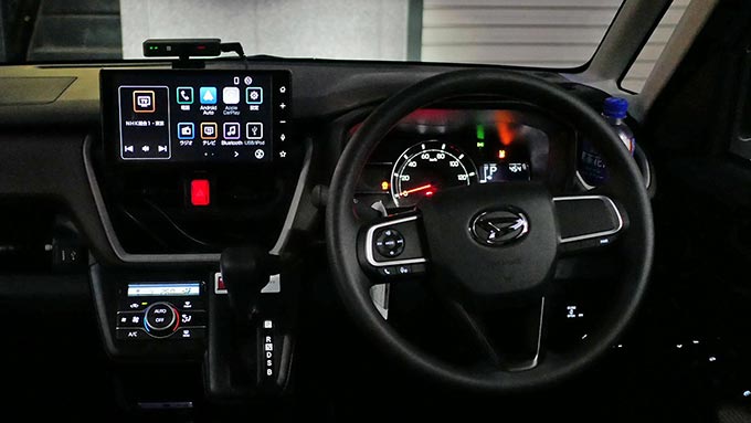 ムーヴ:内装夜間