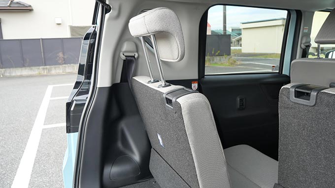 ムーヴ:内装リアシート