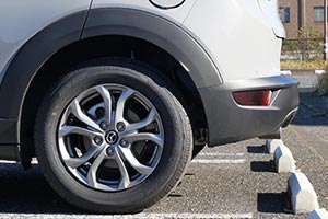 リアタイヤとリアバンパー