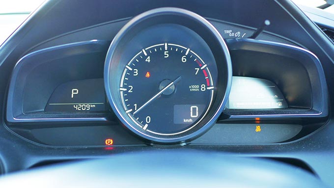 CX-3：メインメーター