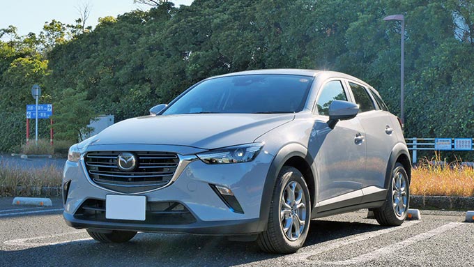 CX-3:夕日とボディデザイン