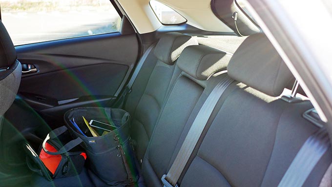 CX-3：内装リアシート2