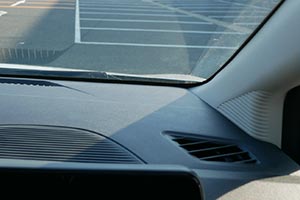 ボンネット右前方