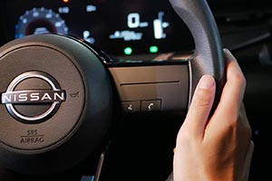 ステアリングスイッチ右