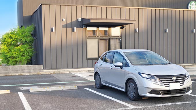 日産ノート2025:駐車場でのボディデザイン