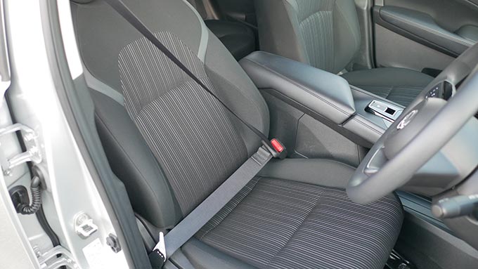 日産ノート2025:フロントシート