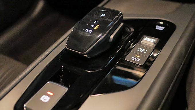 日産ノート2025:シフトセレクター夜間