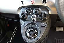 FIAT500̃VtgZN^[